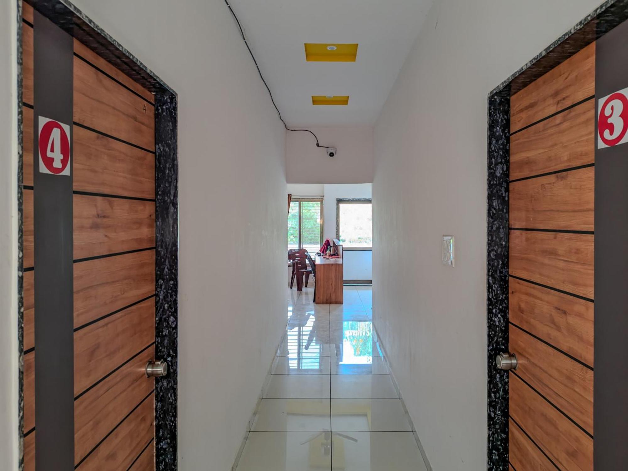 Samrat Homestay Garudeshwar Eksteriør billede